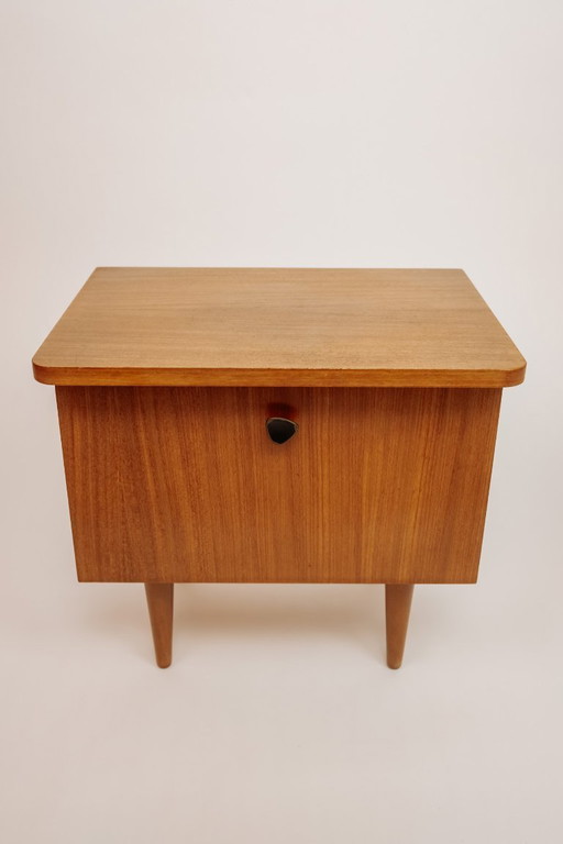 Table de chevet vintage en bois des années 1960