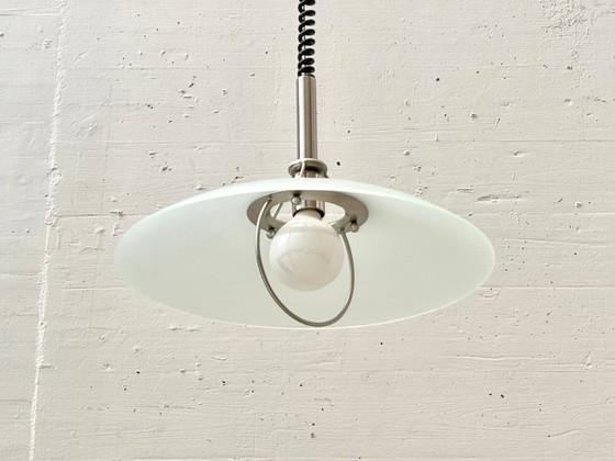Image 1 of Suspension avec abat-jour en verre opale et suspension réglable en hauteur, années 1970