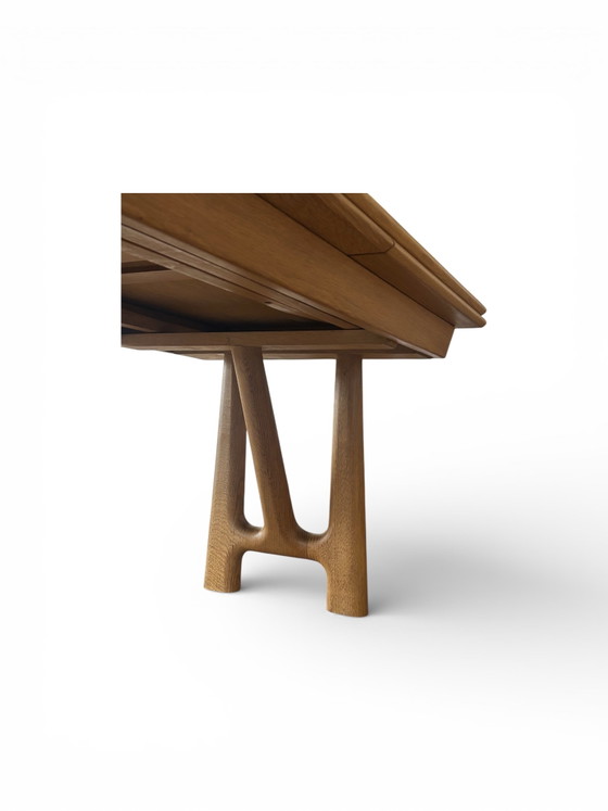 Image 1 of Uitschuifbare eiken tafel van Guillerme & Chambron, uitgegeven door Votre Maison