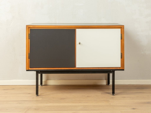 Sideboard aus den 1950er Jahren, schwarz-weiß