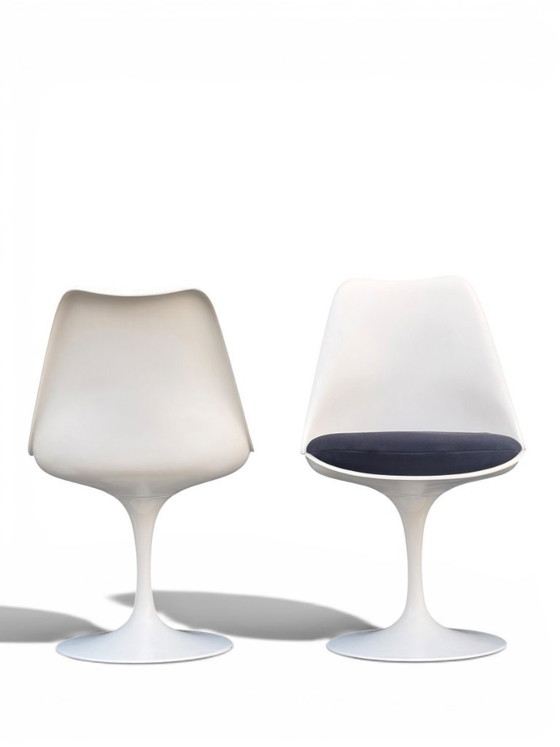 Image 1 of Knoll Tulip Dining Set by Eero Saarinen - Marble Table & 4 Chairs (Circa 1970)