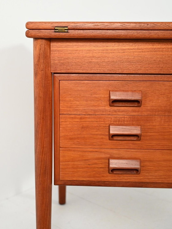 Image 1 of Scrivania vintage scandinava in teak con piano ribaltabile