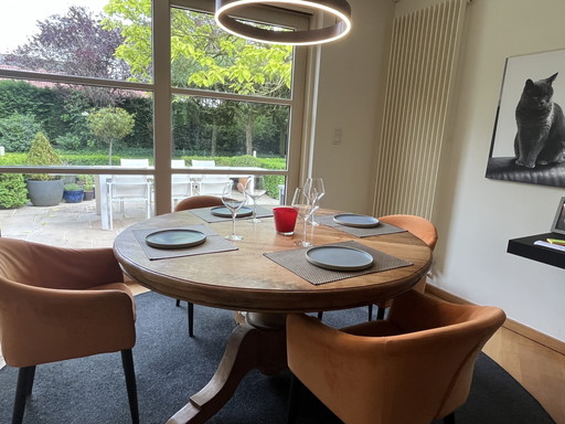Beautiful round teak table