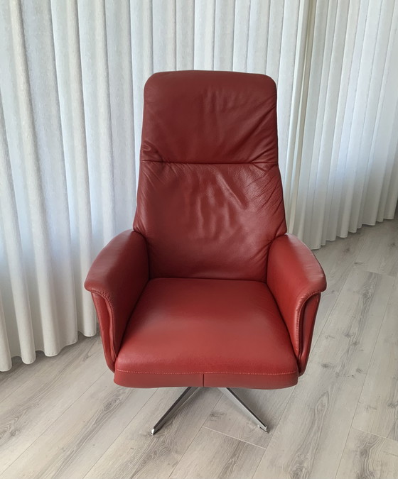 Image 1 of Dos sillones reclinables manuales (uno pequeño y otro grande) de piel roja (semiroja), como nuevos.