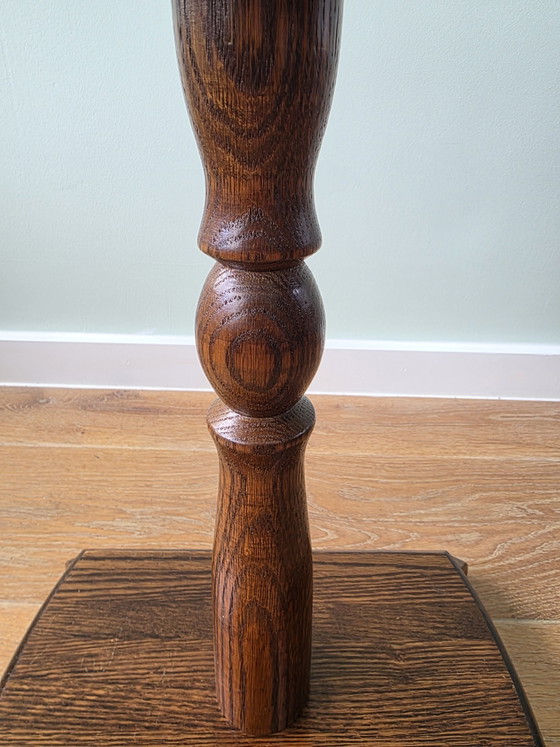 Image 1 of Vintage boeken- en bijzettafel eikenhout