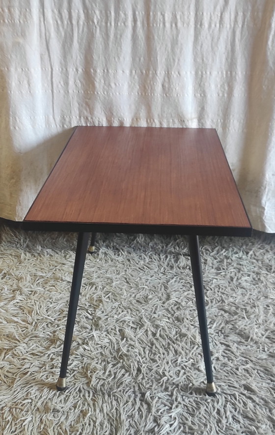 Image 1 of Modernistischer Couchtisch aus Metall und Holz – Mitte des 20. Jahrhunderts