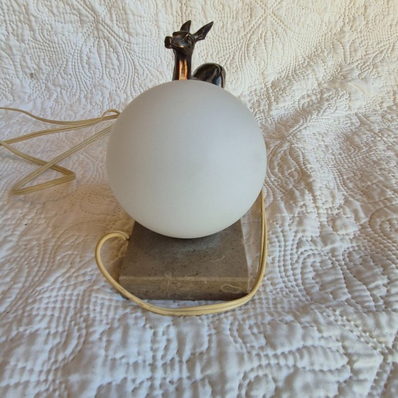 Art Deco style night light with deer decoration – Opaline globe and marble base – Table lamps, Metal (photo 9 of 12)