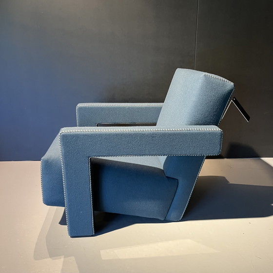Image 1 of Cassina Utrecht Vorsitzende