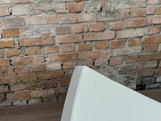 Image 1 of Vitra Coco blanco