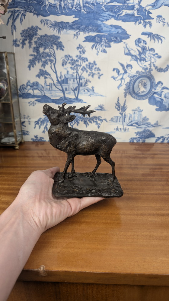Image 1 of Sculpture en bronze d'un cerf bramant dans le goût de Paul-Édouard Delabrièrre