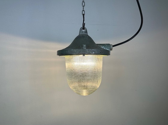 Image 1 of Lampada da bunker industriale verde di Polam Gdansk, anni '60