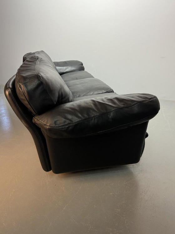 Image 1 of Sofá de cuero negro de alta calidad de 3" 'Poppy' de Poltrona Frau, de mediados de siglo, década de 1970.