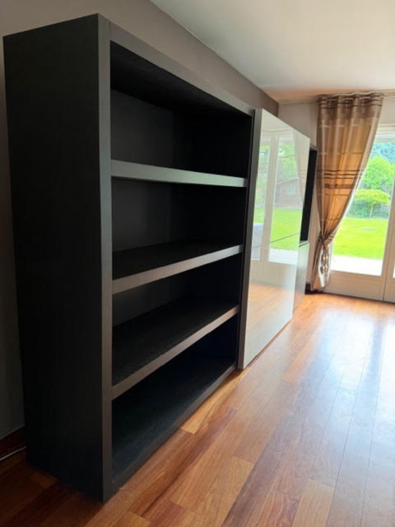 Image 1 of Pink Line TV Library