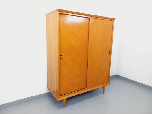 Armadio vintage in rovere degli anni '60