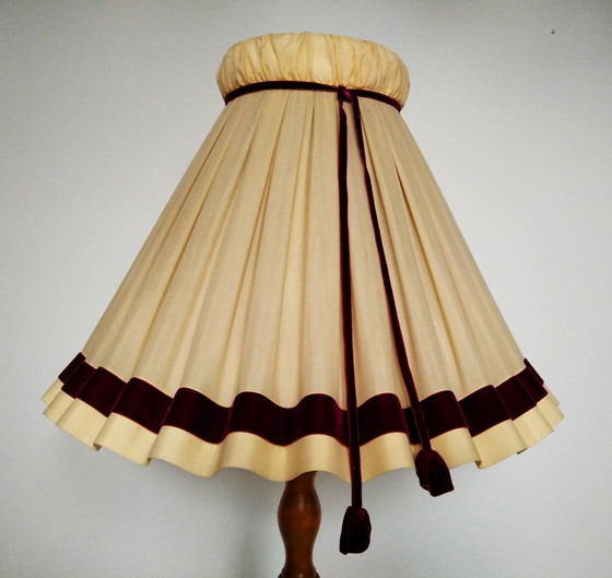 Image 1 of Lampadaire vintage en bois moyen avec son abat-jour d'origine, 1970's