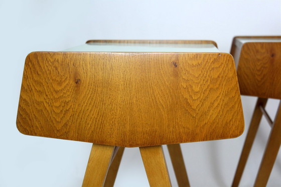 Image 1 of Tables de chevet restaurées de style Mid-Century avec coiffeuse, Tchécoslovaquie, années 1960, ensemble de 3