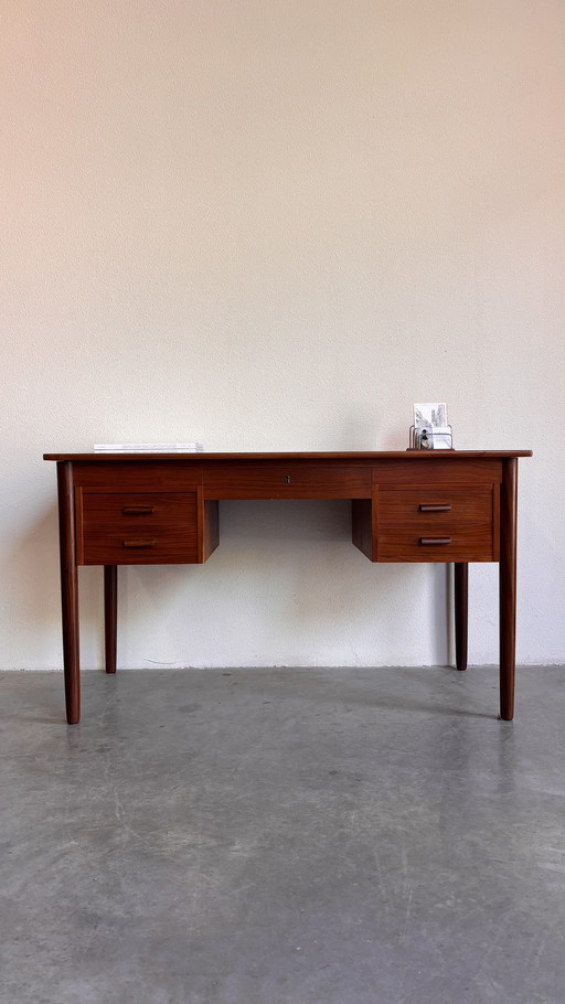 Vintage Deens bureau teak