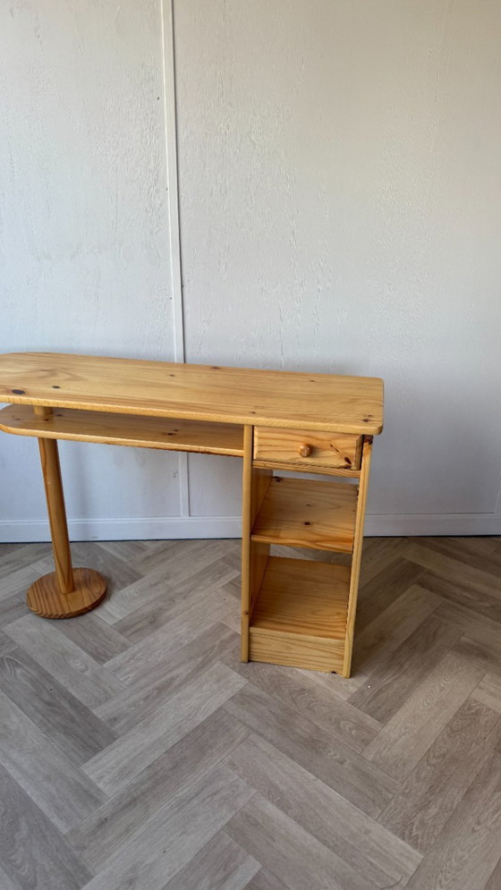 Image 1 of vintage bureau in grenen