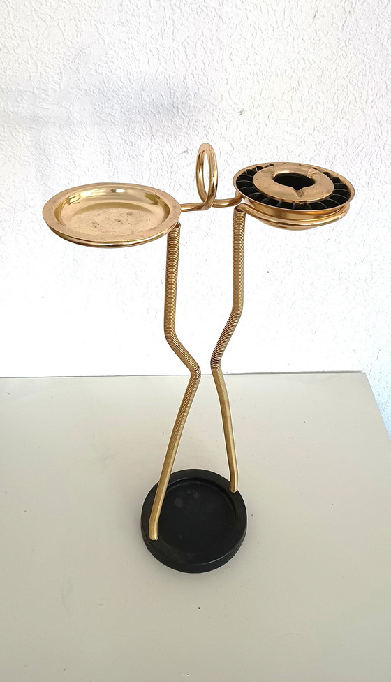 Image 1 of Cenicero de pie con diseño de los años cincuenta