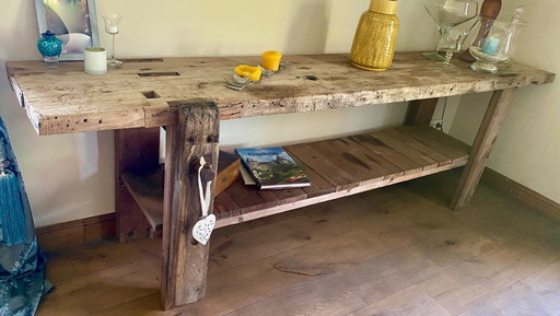 vecchio banco da lavoro in legno