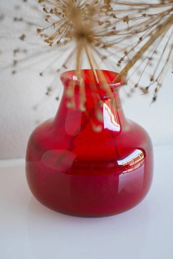 Image 1 of Red glass vase by Erik Höglund for Bodafors, 1960s