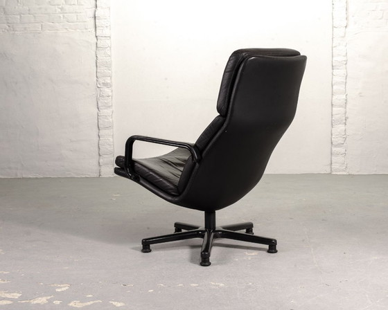 Nederlandse design draaibare loungestoel van zwart leer, F-serie, ontworpen door Geoffrey Harcourt voor (photo 4 of 13)