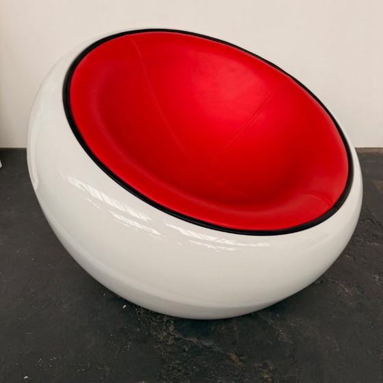 Image 1 of Eyepad ball armchair Space age 60s