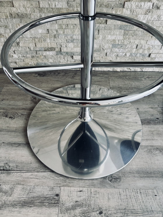 Image 1 of Artifort Nina Tabouret de bar, Leder weiß, Fuß poliertes Aluminium/Chrom, 2 Stück