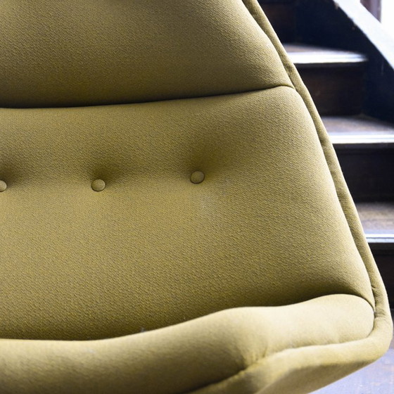 Image 1 of Artifort F558