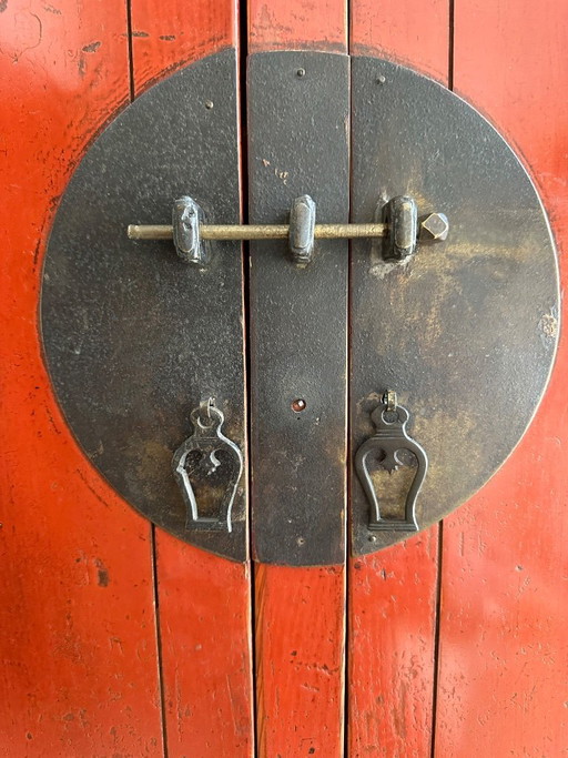 Chinese cabinet / red bridal cabinet – piece of furniture with character