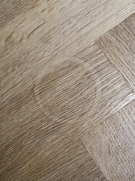 Image 1 of table à manger à chevrons