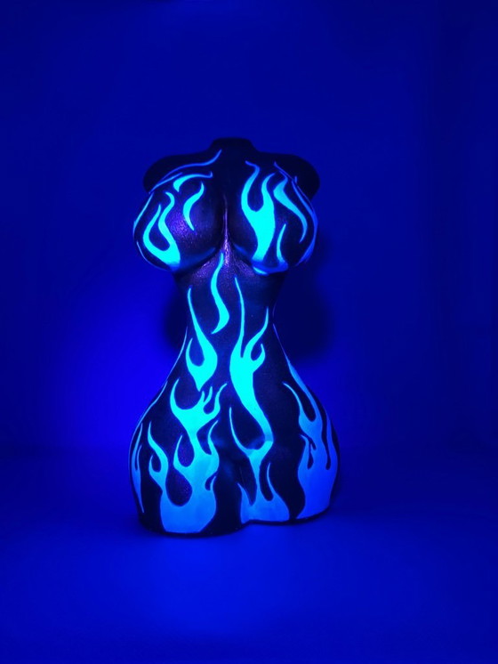 Image 1 of Statuetta fluorescente per body art. Realizzata a mano dall'artista.