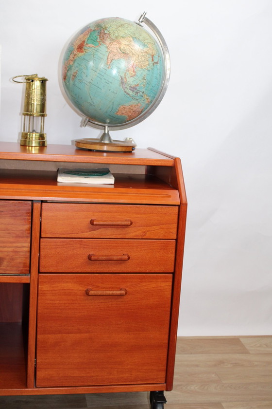 Image 1 of SCHREIBTISCH IM SKANDINAVISCHEN STIL 1970