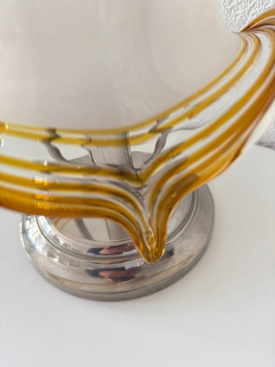Image 1 of Lampe de table vintage de Murano en verre opale à bordure ambrée