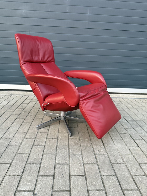 Image 1 of Poltrona relax Jori Symphony, recente, in pelle Celia rossa, taglia media, in ottime condizioni!