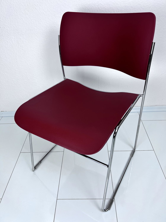 Image 1 of 2 x HOWE 40/4 bijzetstoel - Iconisch ontwerp