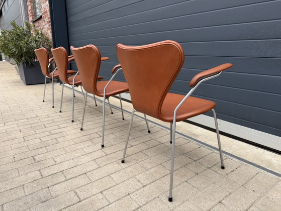 Image 1 of 10 Fritz Hansen series 7 Vlinderstoelen Arne Jacobsen 10/10!