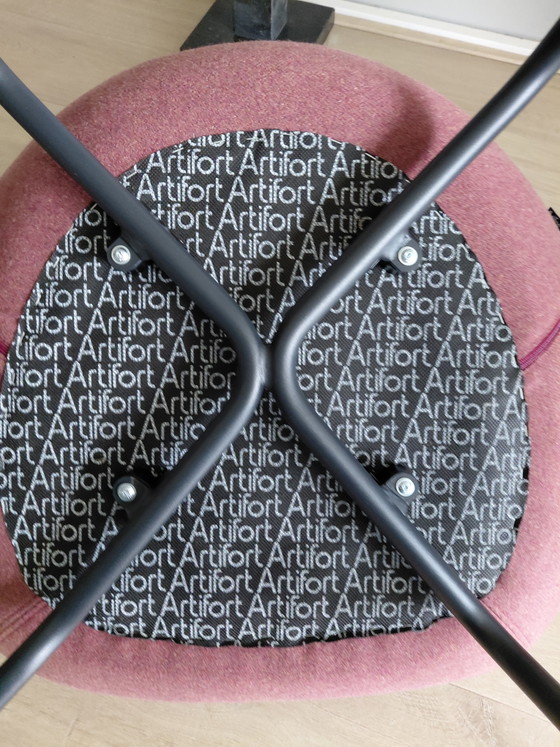 Image 1 of Like new original Artifort Shake chair in color Ruby 592
