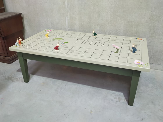 Image 1 of Coffee table with game (game table)