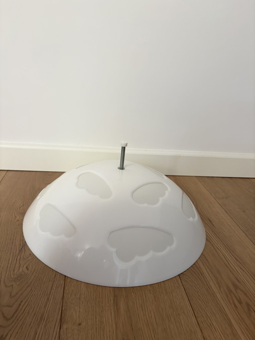 La lampada da soffitto IKEA Skojig desidera le nuvole