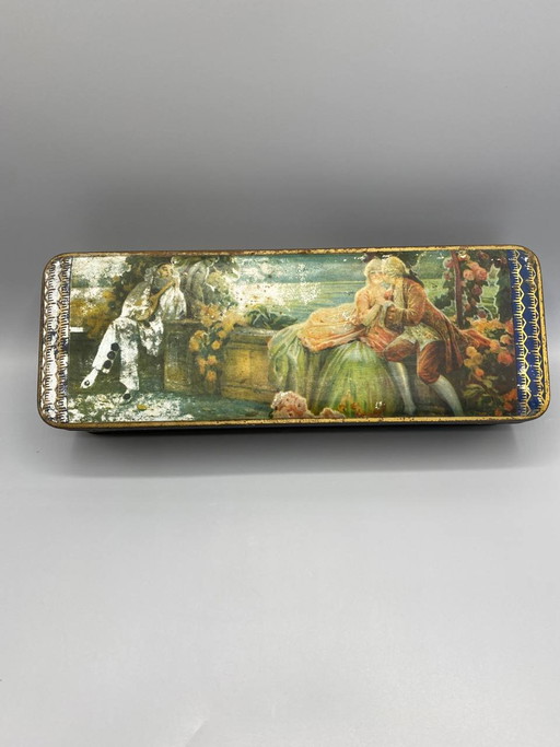 Lithographed Tin Box – 18th Century Style Gallant Scene – Early 20th Century – decoratieve objecten