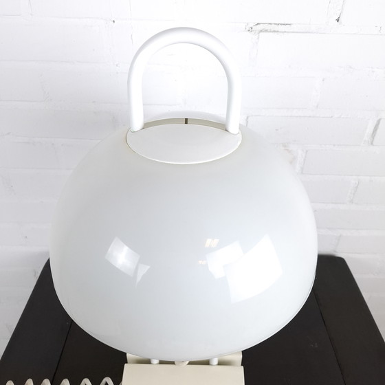 Image 1 of Vintage table lamp Massive