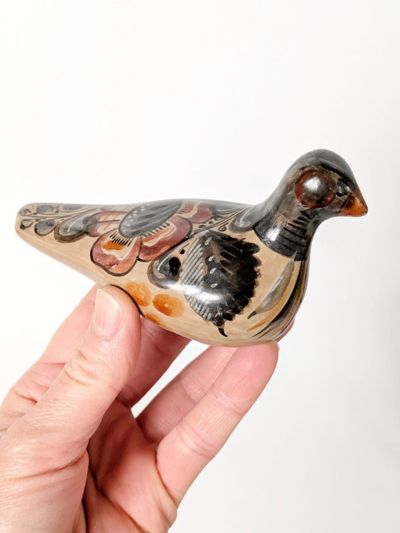 Image 1 of Paire de colombes mexicaines en céramique Tonala | Figurines d'art populaire peintes à la main des années 1970