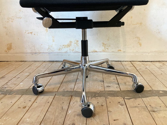 Image 1 of Eames EA119 Hopsak - Vitra EA 119