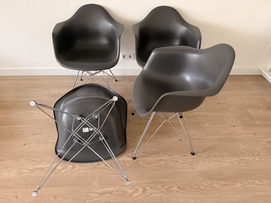 4x Vitra DAR Stuhl – Esszimmerstühle, Metal, Plastic (photo 3 of 9)