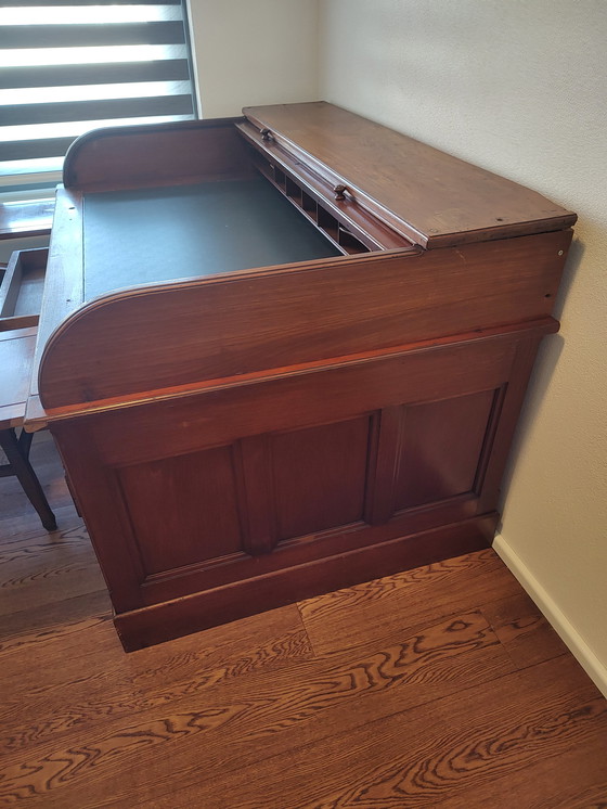 Image 1 of Großer antiker Schreibtisch