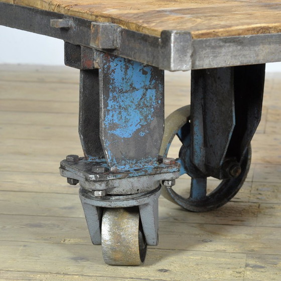 Mesa de centro industrial, años 60, Mesas de centro, Madera, Metal, Marrón, Vintage (foto 9 de 11)