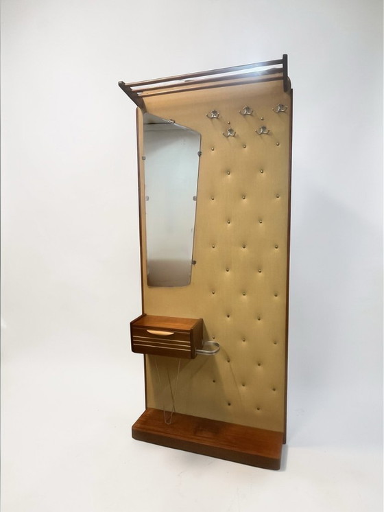 Image 1 of Century Garderobe mit Spiegel & Ablage – 50er 60er Vintage Flurgarderobe Holz Messing Hutablage Rockabilly-Wandgarderobe 