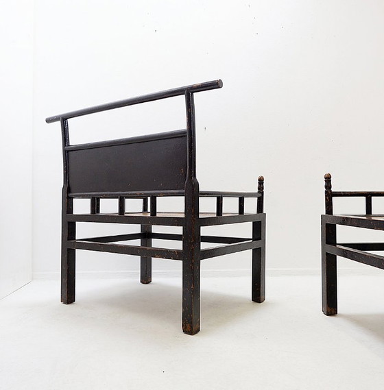 Image 1 of Paire de chaises de méditation en bois laqué et rotin - Japon, début du XXe siècle
