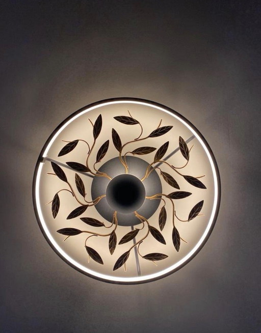 Bellissima lampada da soffitto di design.